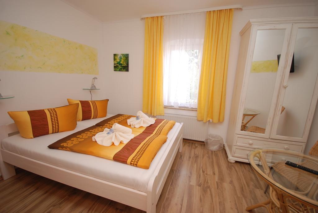 Landpension Bielatal - Raum Room photo